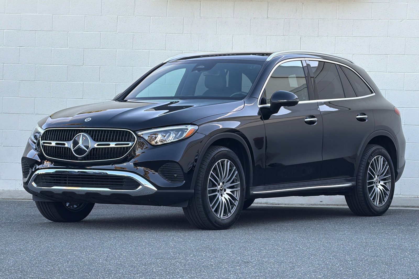 Certified 2025 Mercedes-Benz GLC 300 GLC 300 4MATIC image 8