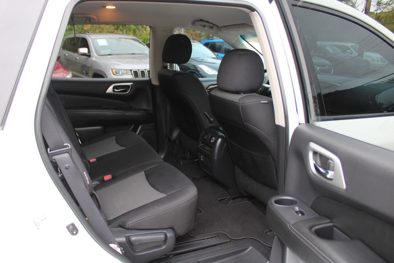 Used 2018 Nissan Pathfinder SV image 28