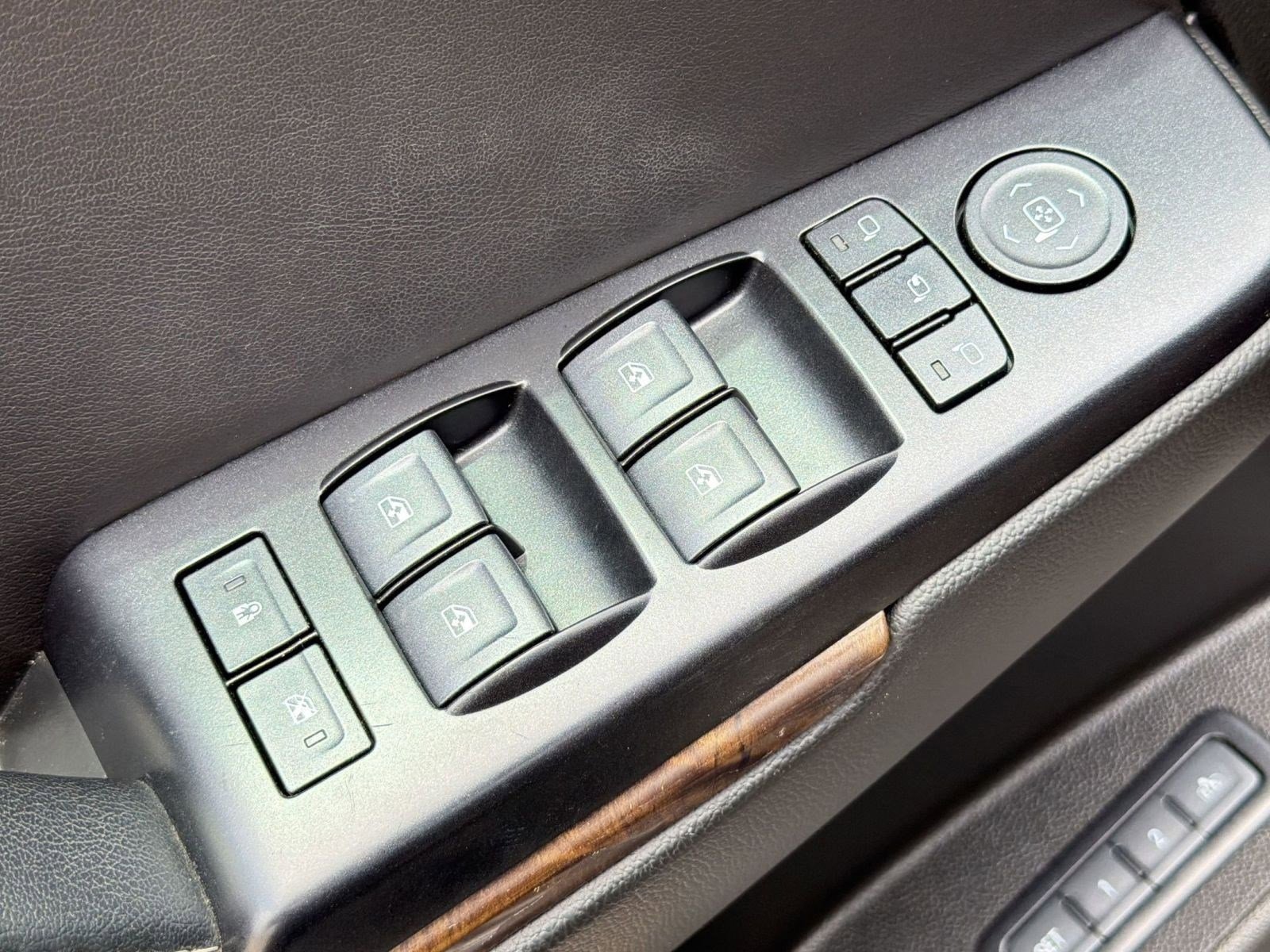 Used 2018 Chevrolet Tahoe LT image 12