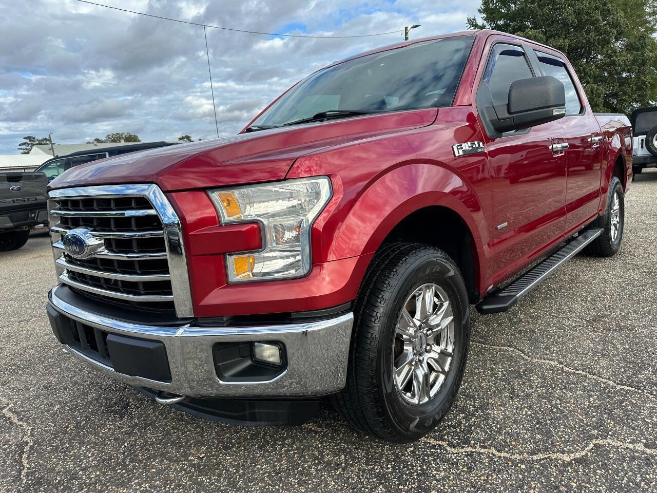 Used 2015 Ford F150 XLT w/ Equipment Group 301A Mid image 6