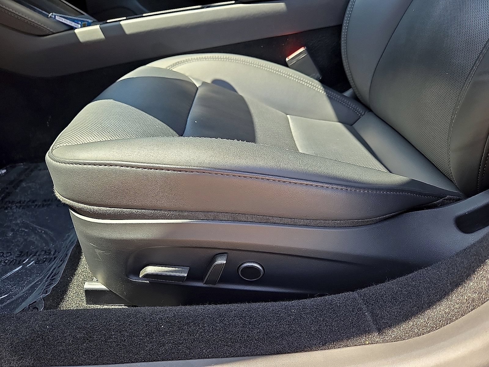 Used 2025 Tesla Model 3 Long Range AWD/4WD image 24