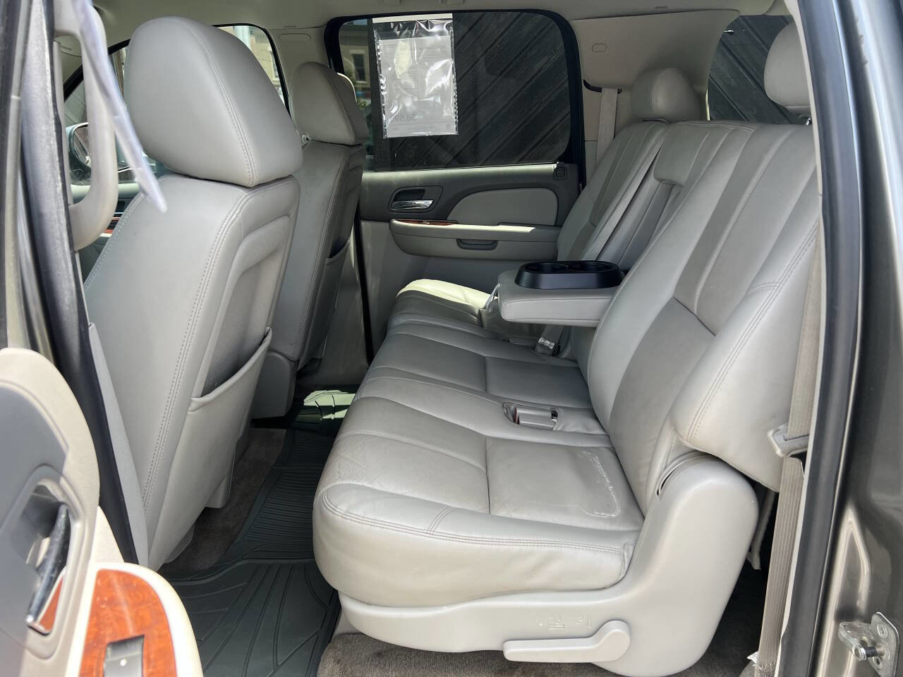 Used 2009 Chevrolet Suburban LT image 13