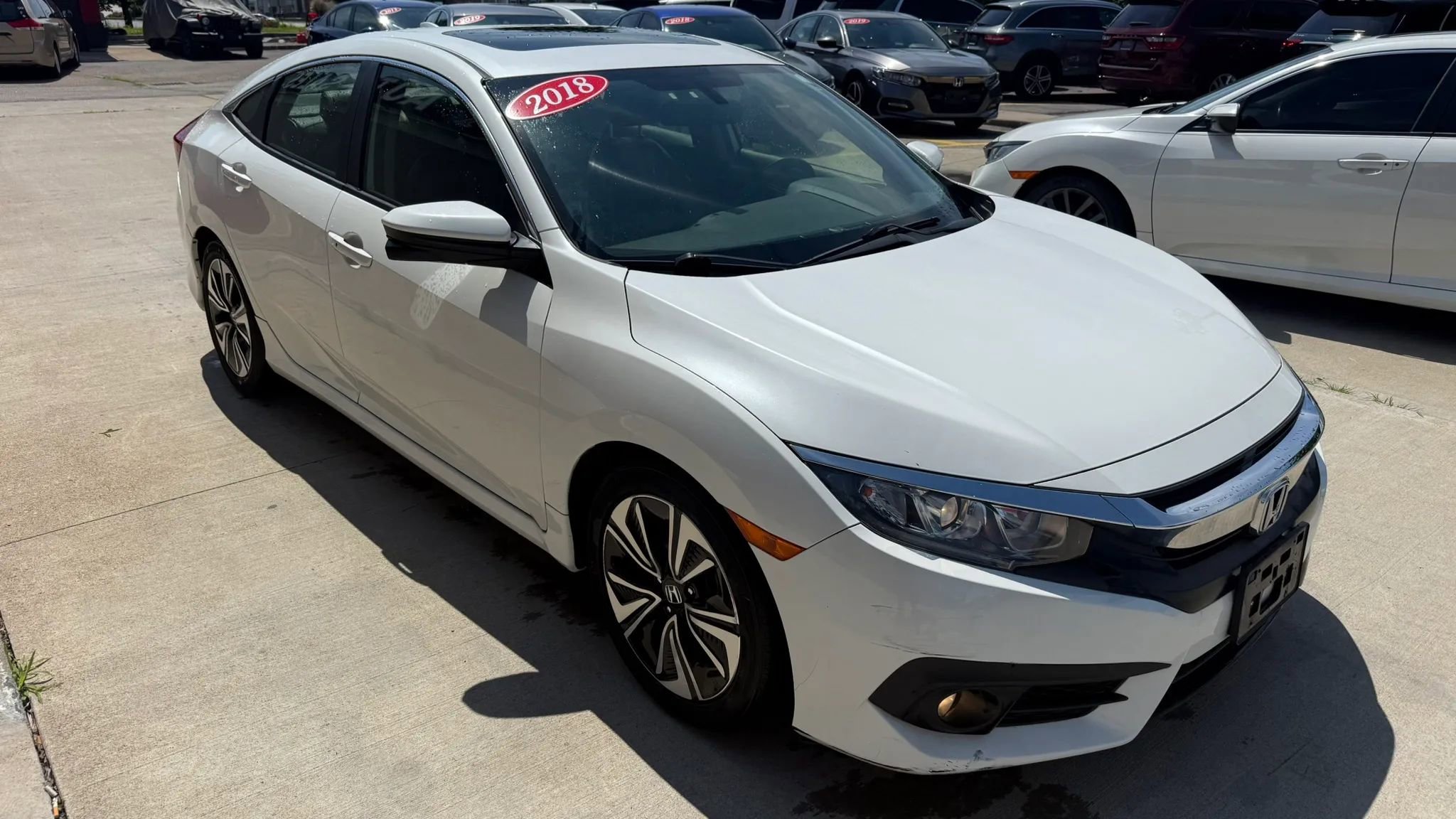 Used 2018 Honda Civic EX-L image 2
