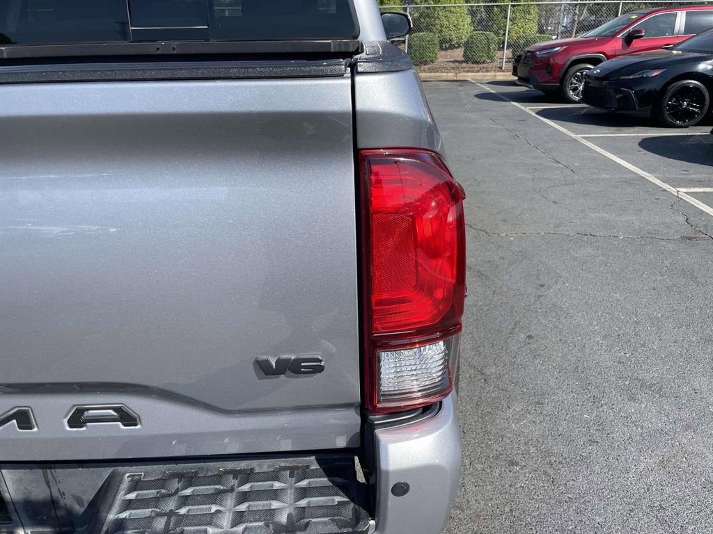 Used 2019 Toyota Tacoma TRD Off-Road w/ Technology Package image 17