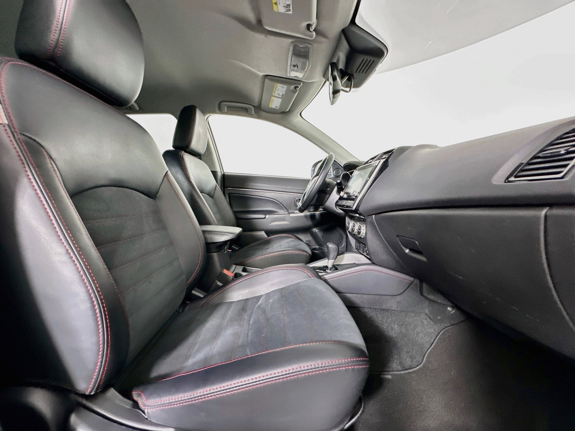Used 2024 Mitsubishi Outlander Sport AWD image 29