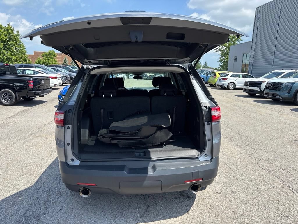 Used 2018 Chevrolet Traverse LS w/ LPO, Floor Liner Package FWD image 7