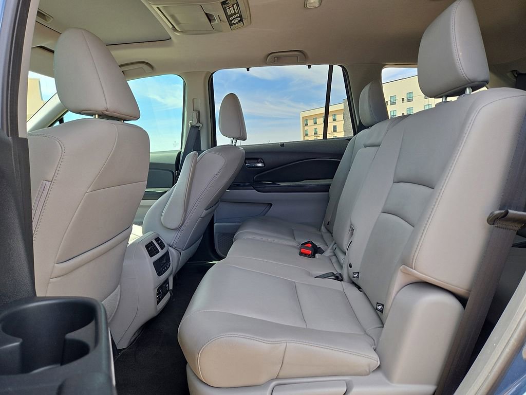 Used 2017 Honda Pilot Touring image 16
