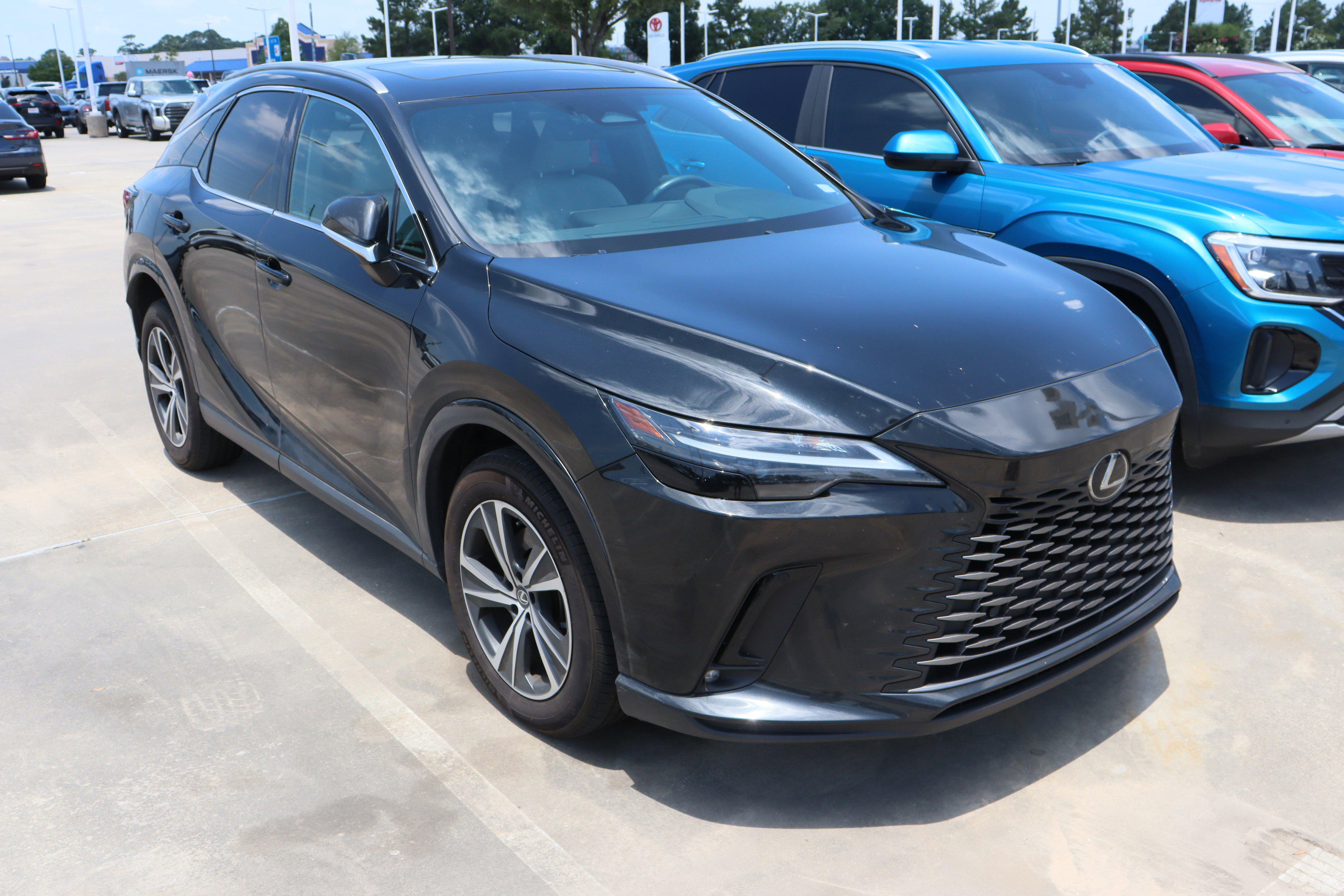 Used 2023 Lexus RX 350 Premium w/ Accessory Package (Z1) FWD image 2