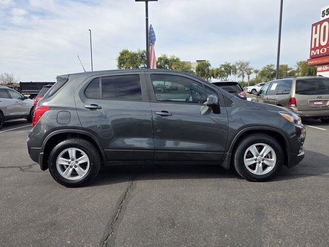 Used 2019 Chevrolet Trax LS w/ LPO, Protection Package FWD image 9