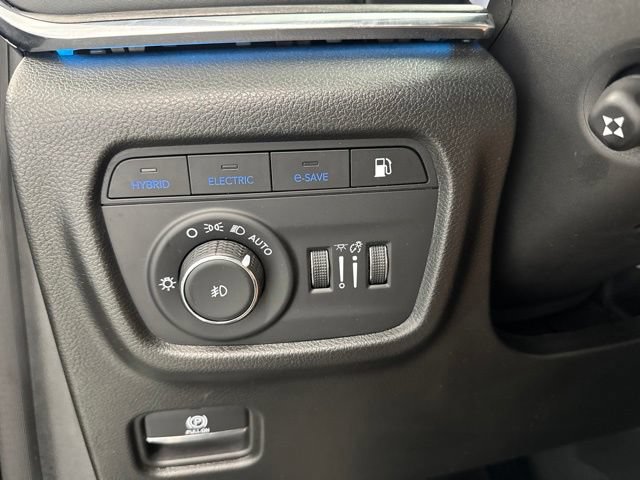 Used 2023 Jeep Grand Cherokee Overland AWD/4WD image 34