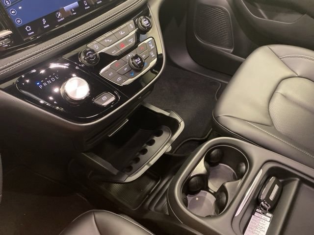 New 2027 Chrysler Pacifica Select FWD image 16