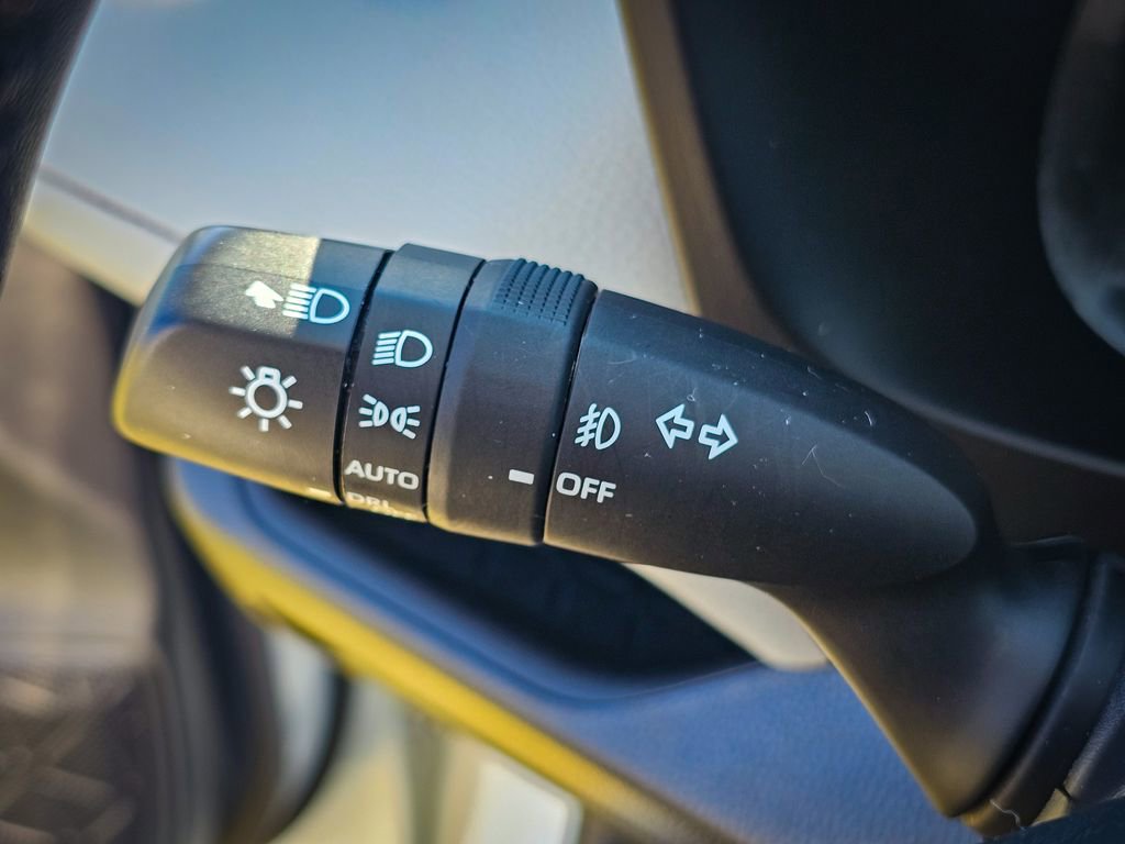 Used 2021 Toyota RAV4 XLE Premium image 20