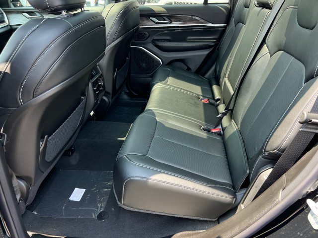 New 2026 Jeep Grand Cherokee Limited AWD/4WD image 25