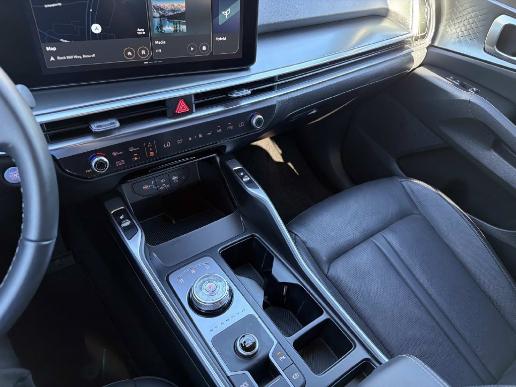 Used 2025 Kia Sorento EX w/ EX Panoramic Sunroof Package FWD image 29