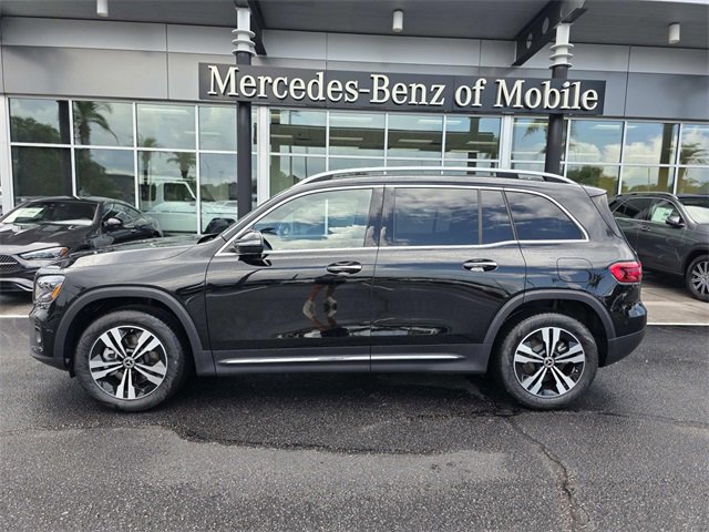 New 2025 Mercedes-Benz GLB 250 4MATIC image 1
