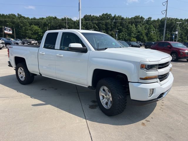 Used 2019 Chevrolet Silverado 1500 LT w/ Texas Edition AWD/4WD image 11