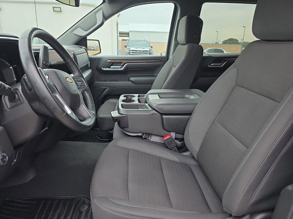 Used 2025 Chevrolet Silverado 1500 LT image 11