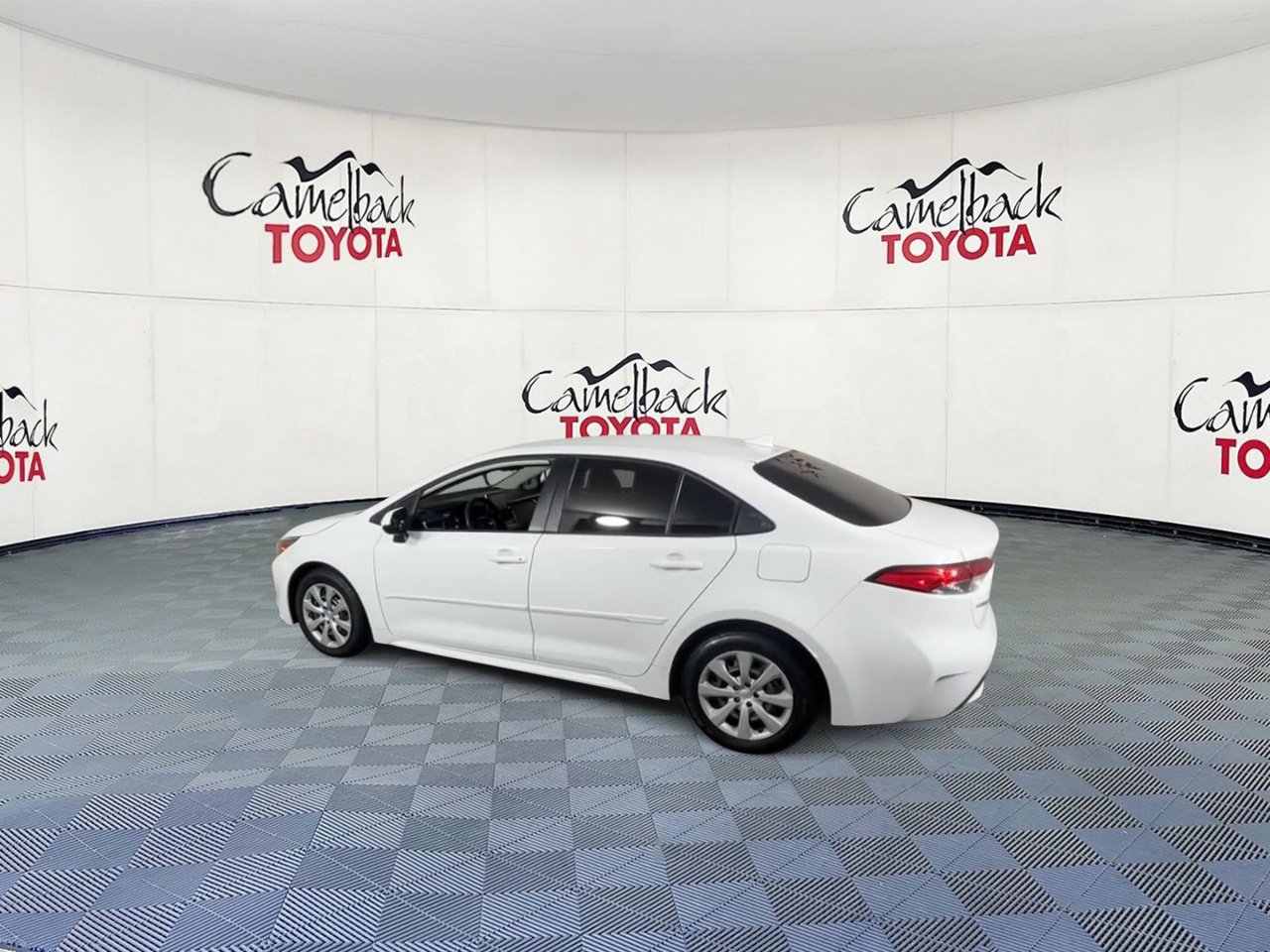 Used 2021 Toyota Corolla LE w/ Carpet Mat Package (TMS) FWD image 8