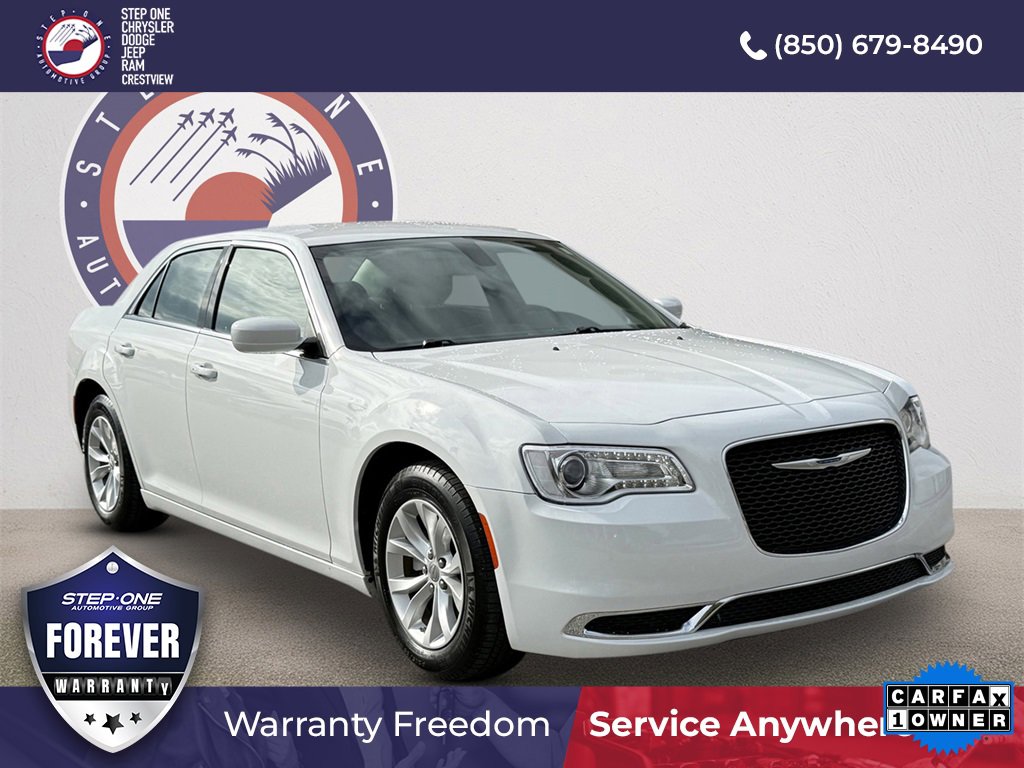Used 2022 Chrysler 300 Touring image 1