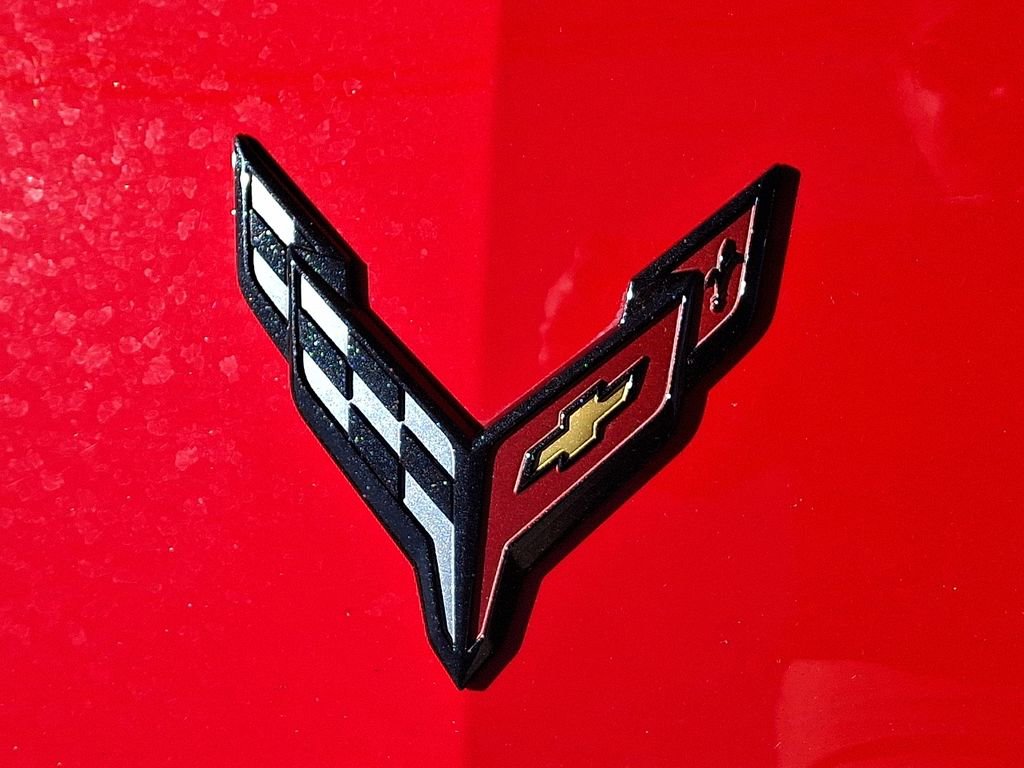 Used 2021 Chevrolet Corvette Stingray Coupe w/ Z51 Performance Package image 30