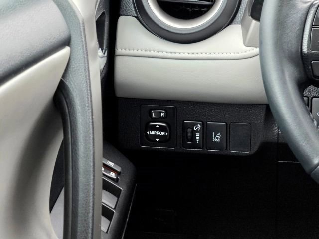 Used 2018 Toyota RAV4 XLE image 16