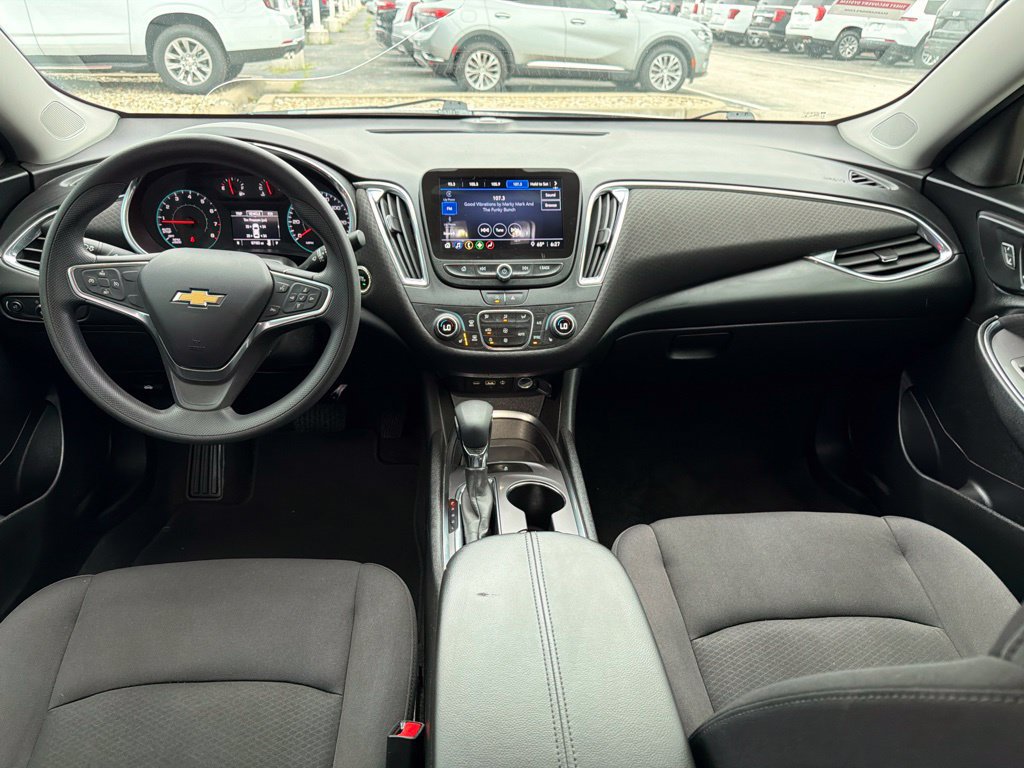 Used 2021 Chevrolet Malibu LT FWD image 15
