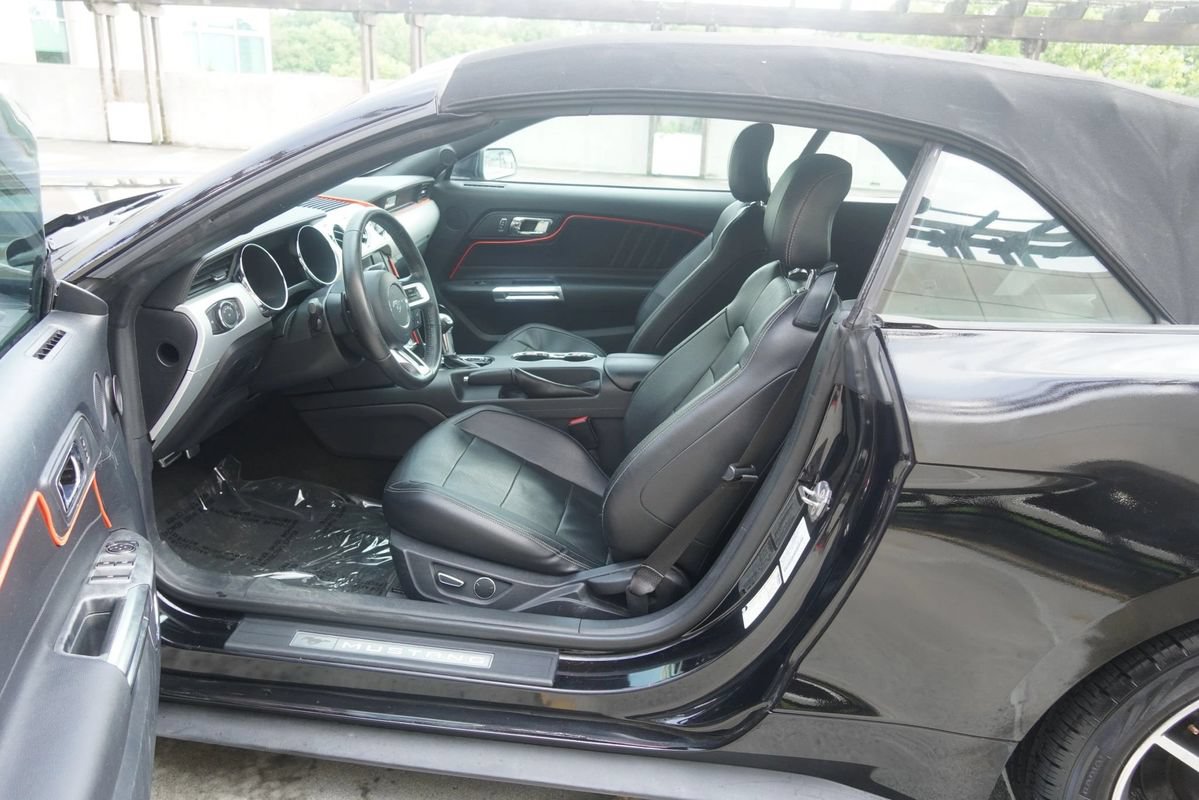 Used 2015 Ford Mustang Premium RWD image 13