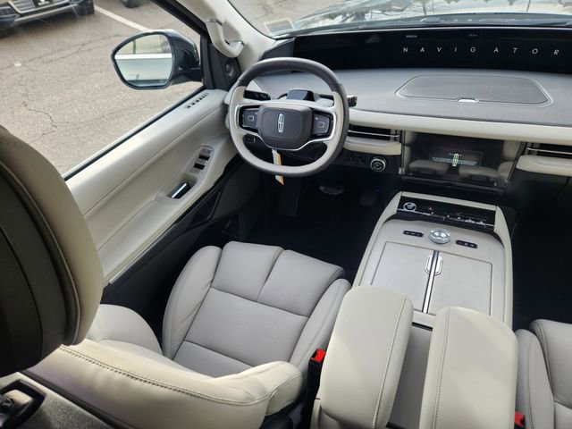 New 2026 Lincoln Navigator Reserve image 10