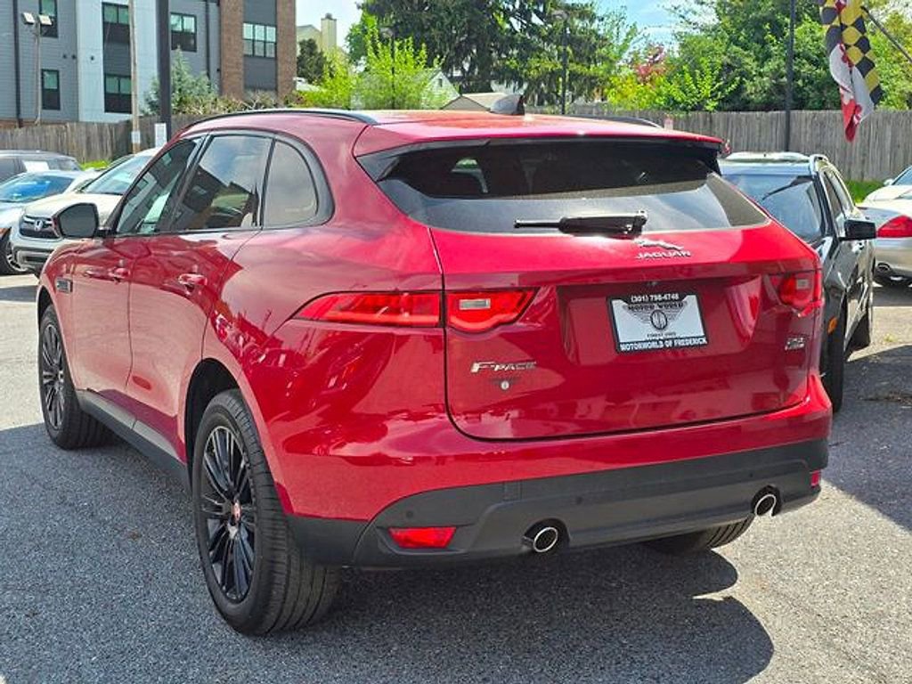 Used 2020 Jaguar F-PACE Premium image 5