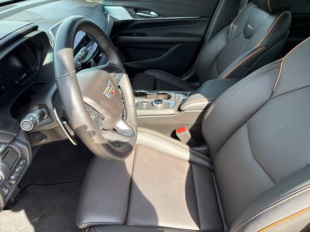 Used 2025 Cadillac CT4 V RWD image 18