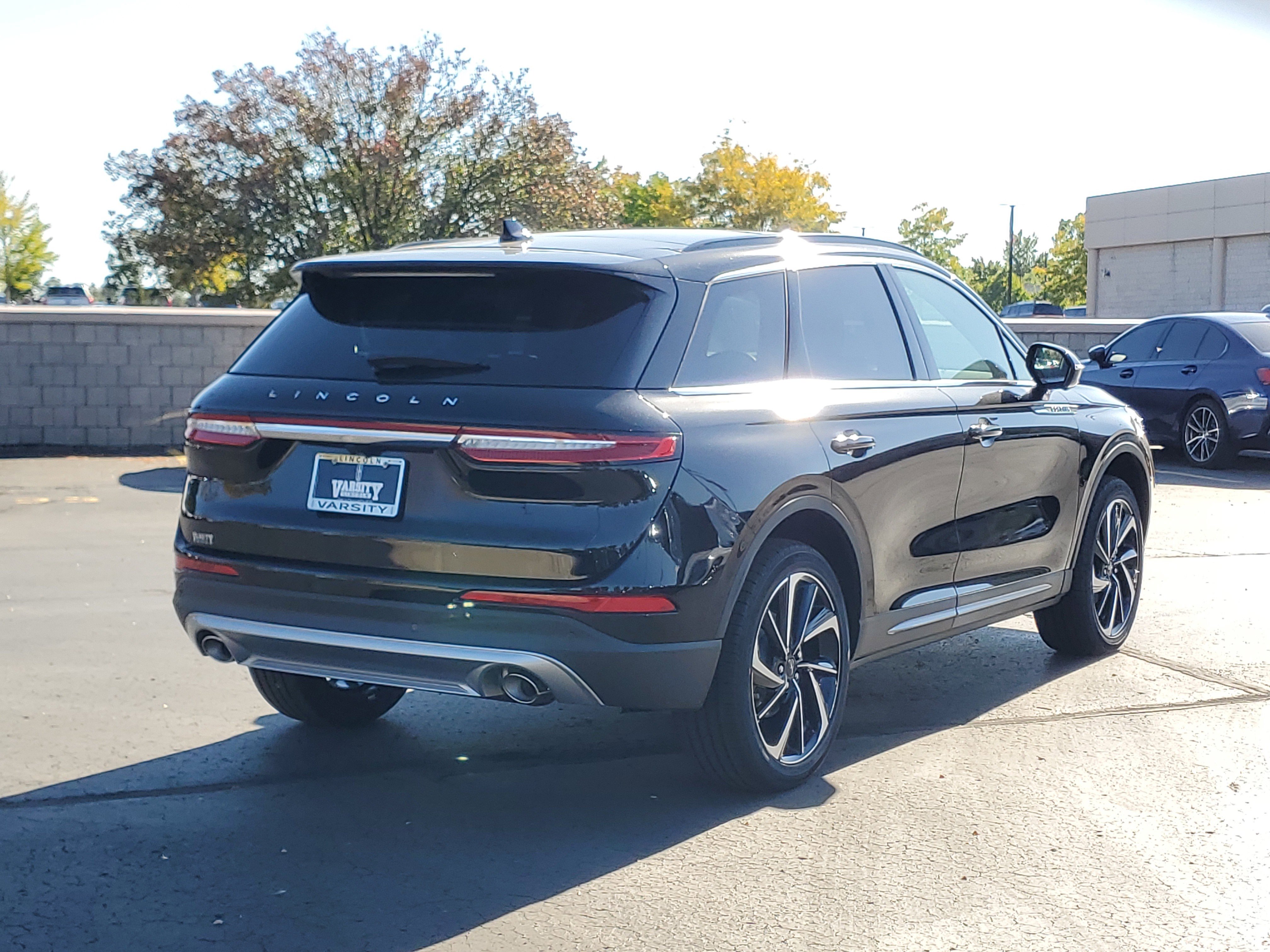 New 2025 Lincoln Corsair Reserve image 4