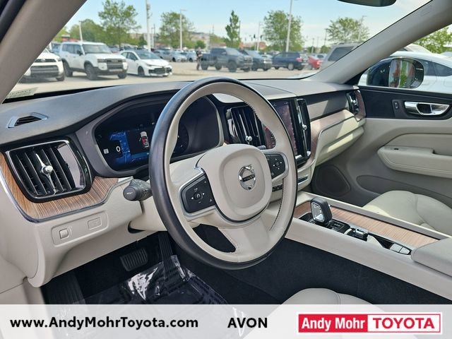 Used 2022 Volvo XC60 B5 Momentum w/ Climate Package AWD/4WD image 9