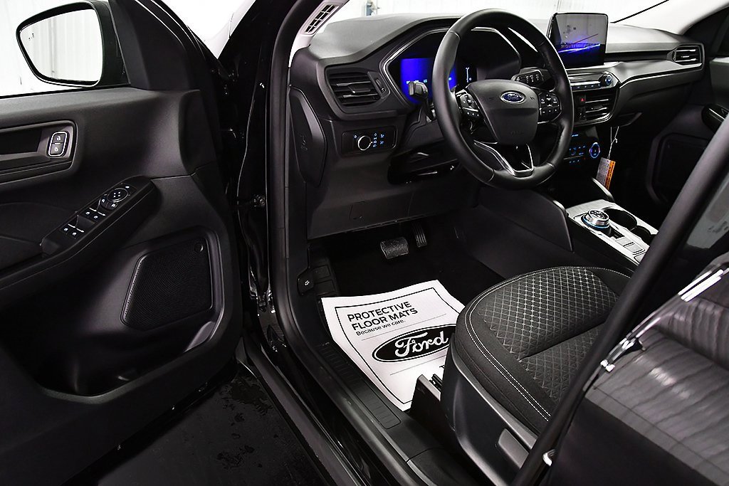 New 2025 Ford Escape Active w/ Cold Weather Package image 16