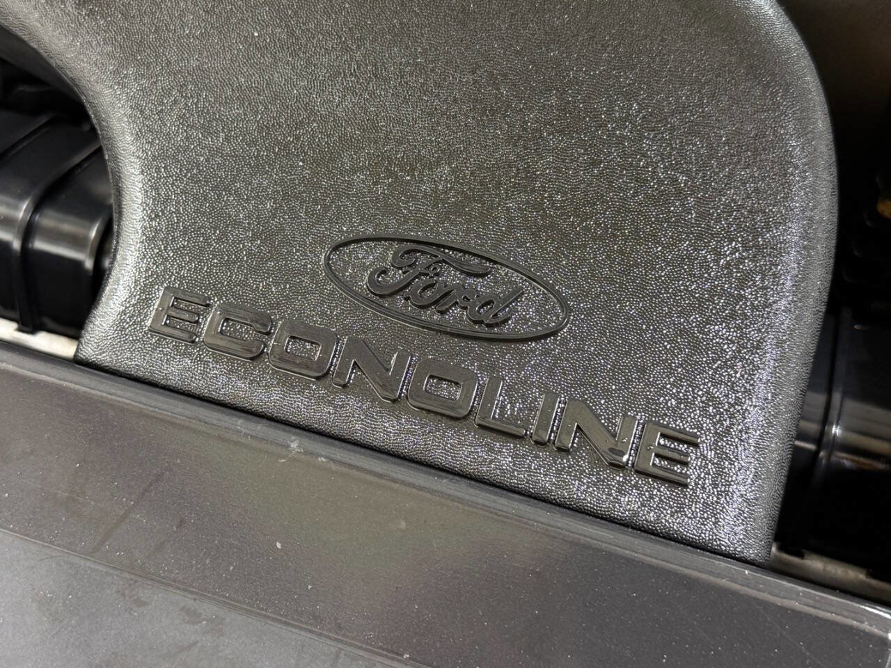 Used 2001 Ford E-350 and Econoline 350 XLT image 71