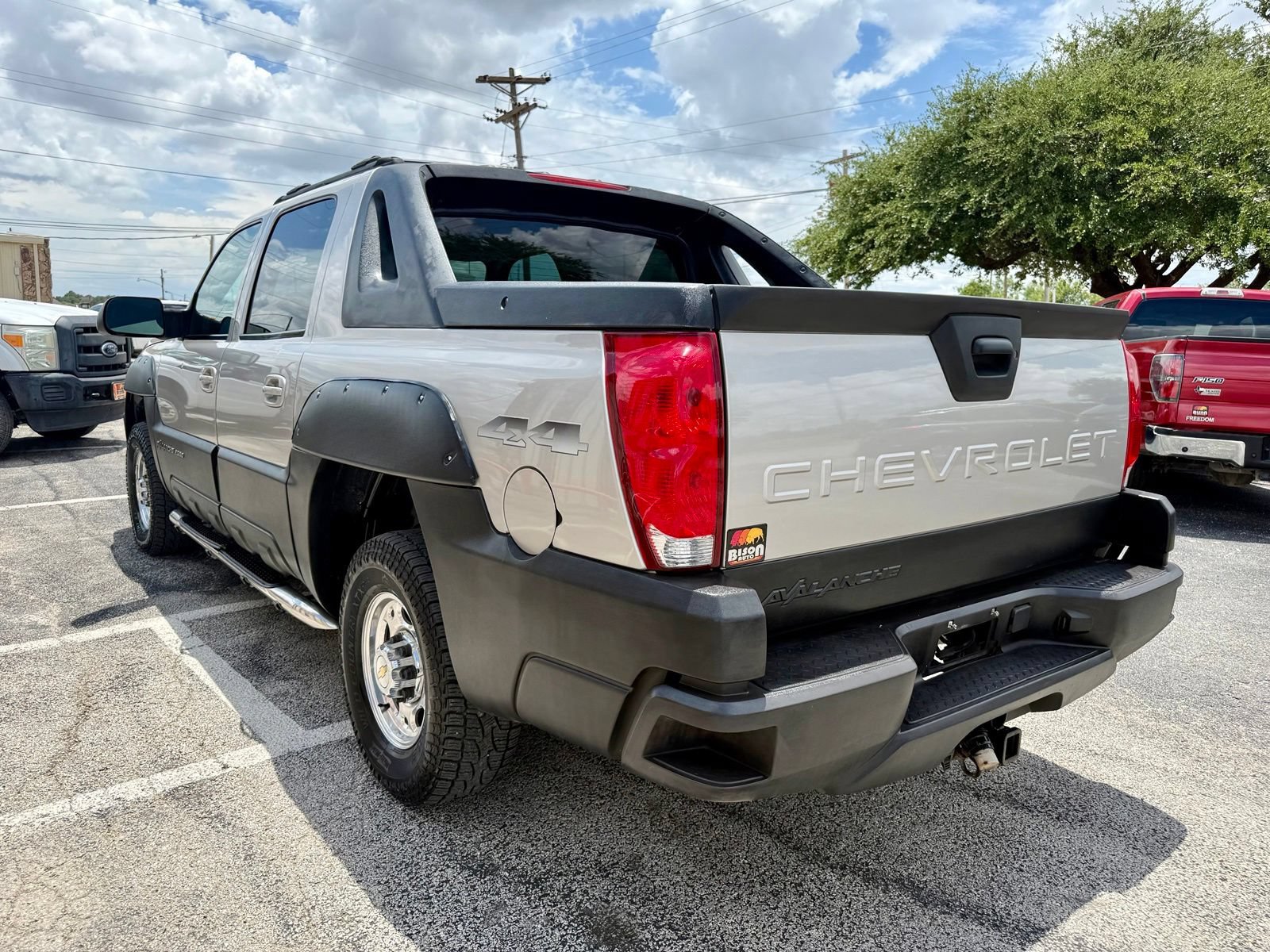 Used 2004 Chevrolet Avalanche 2500 w/ Preferred Equipment Group AWD/4WD image 5