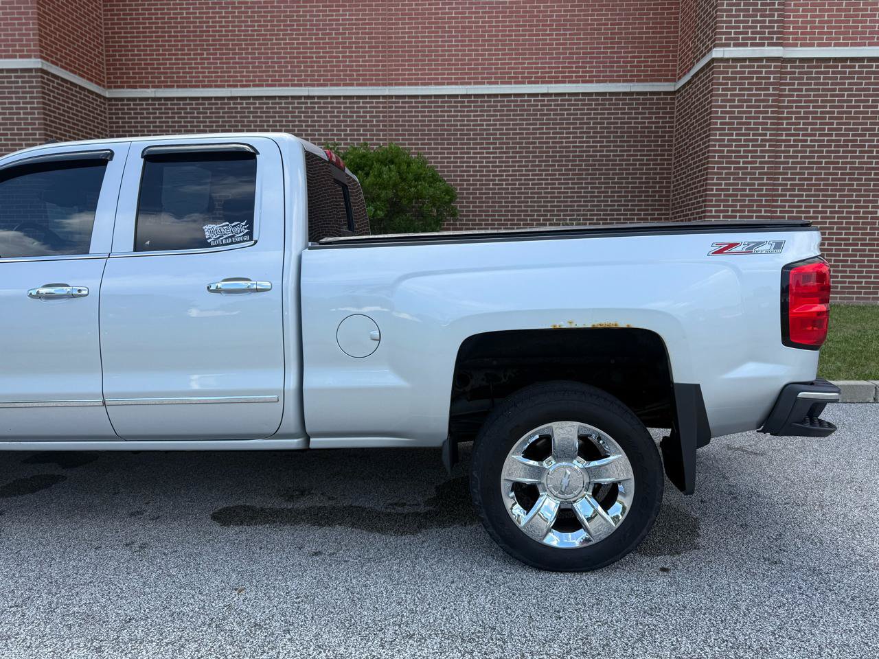 Used 2015 Chevrolet Silverado 1500 LTZ Z71 w/ LTZ Plus Package AWD/4WD image 8
