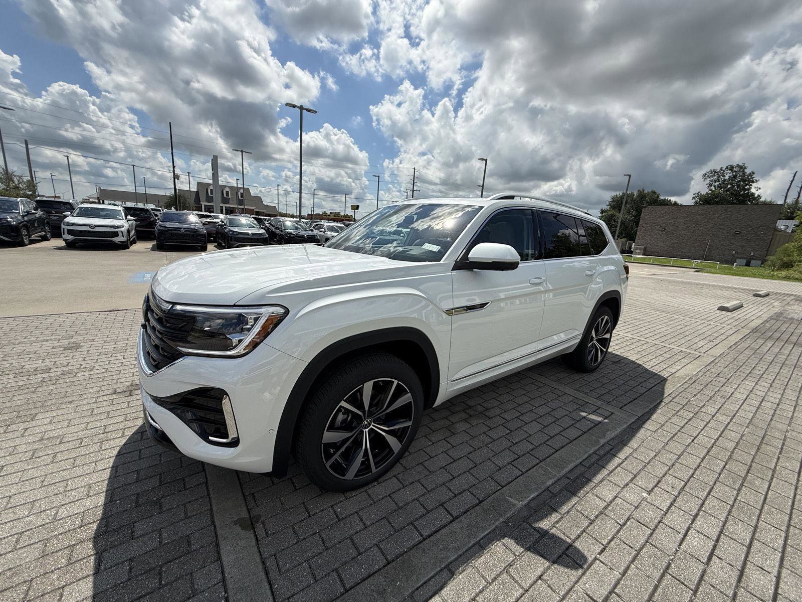 New 2025 Volkswagen Atlas SEL Premium R-Line image 3