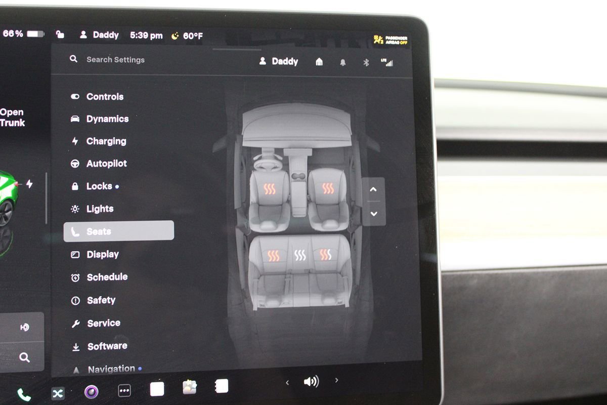 Used 2023 Tesla Model 3 Standard Range image 19