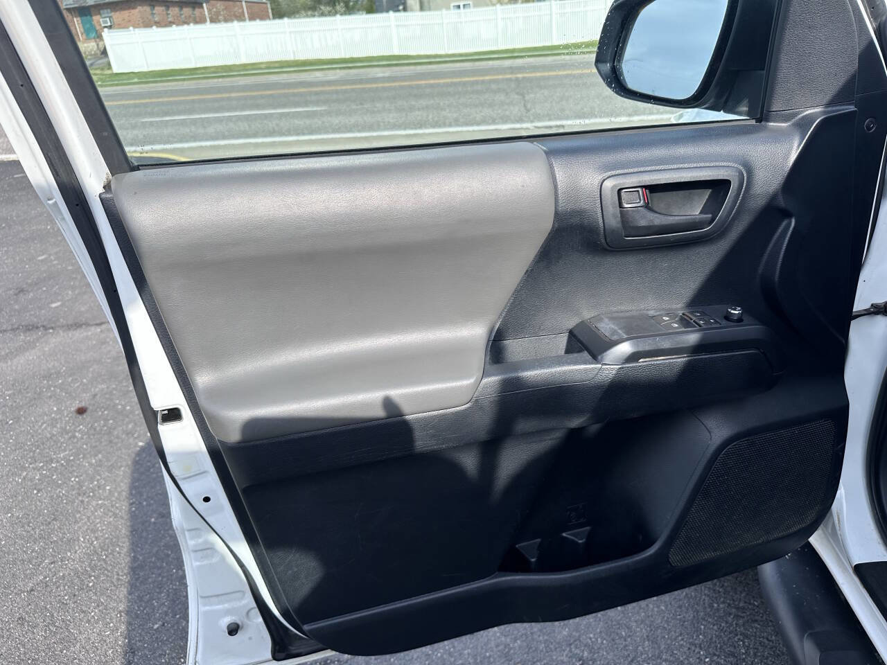 Used 2016 Toyota Tacoma SR RWD image 19