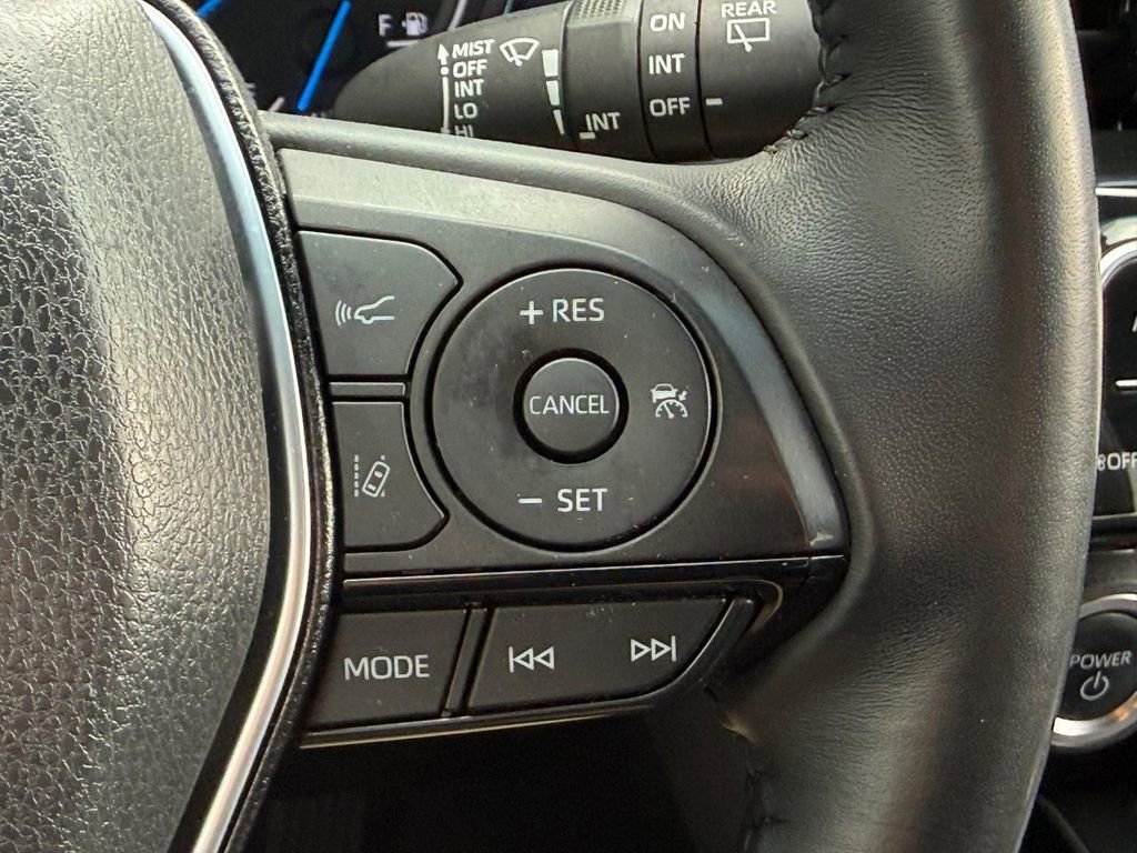 Used 2023 Toyota Venza XLE AWD/4WD image 35