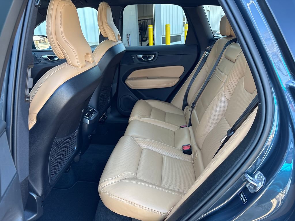 Used 2021 Volvo XC60 T5 Inscription w/ Advanced Package image 33