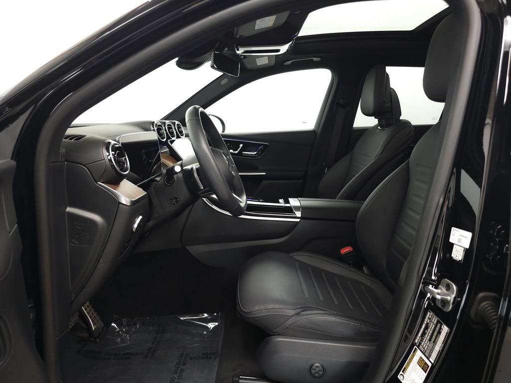 Used 2025 Mercedes-Benz GLC 350e 4MATIC image 7