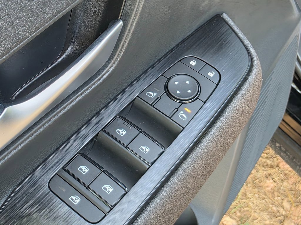 New 2026 Nissan Kicks SV image 15