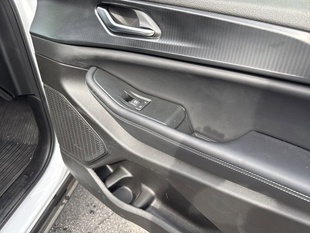 Used 2024 Jeep Grand Cherokee Altitude image 19