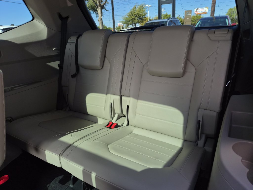 Used 2024 Volkswagen Atlas SEL AWD/4WD image 13