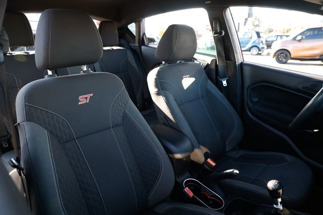 Used 2015 Ford Fiesta ST image 21