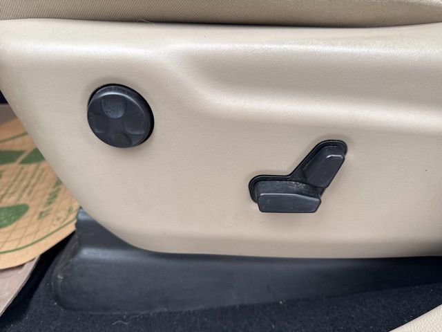 Used 2019 Jeep Grand Cherokee Limited AWD/4WD image 18