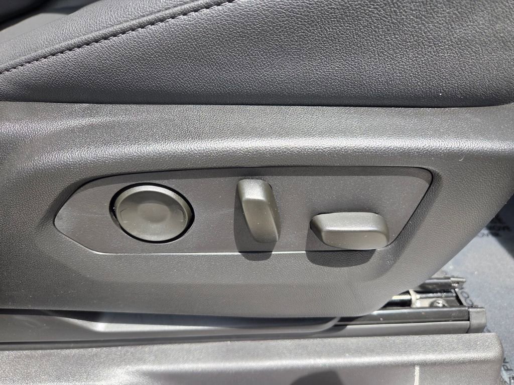 Certified 2025 Chevrolet Silverado 3500 LTZ w/ LTZ Convenience Package image 18