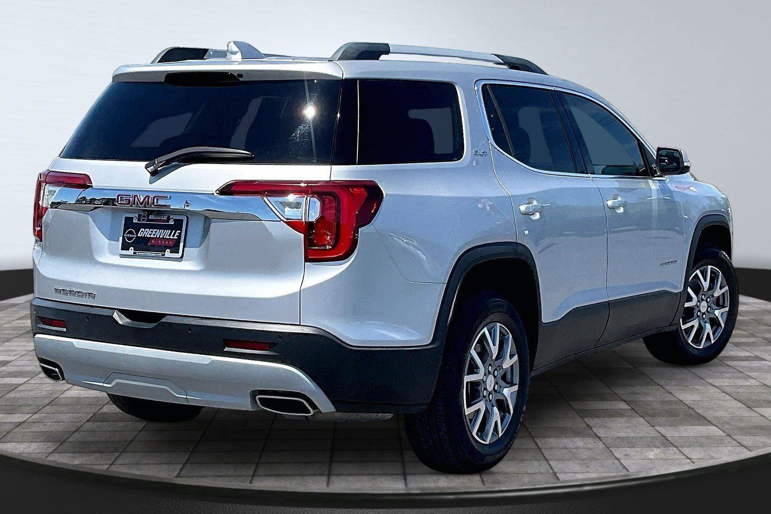 Used 2020 GMC Acadia SLT FWD image 14
