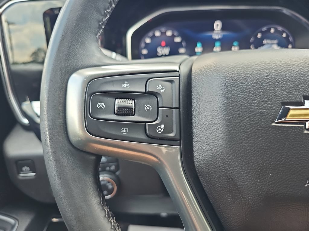 Used 2023 Chevrolet Silverado 1500 LT AWD/4WD image 17
